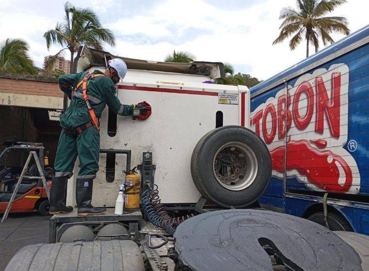 Lavado de camión de Postobón
