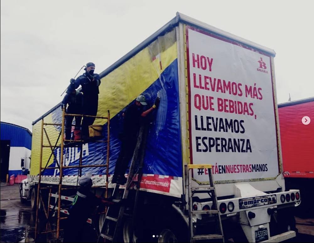 Desmanchado de carpa desde andamio