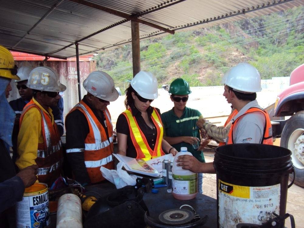Capacitación de uso de Eco-Sol con personal de una mina